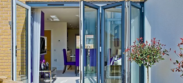 Commercial Door Glass Repair in Windsor, ON